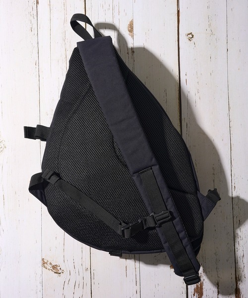 Gramicci（グラミチ）の「【GRAMICCI/グラミチ】CORDURA SLING BAG / コーデュラナイロン スリングバッグ / ワンショルダーバッグ G4FB-105（ショルダーバッグ・メンズ・ベージュ/ブラック/オリーブ/ブラウン・FREE）」の9枚目の写真