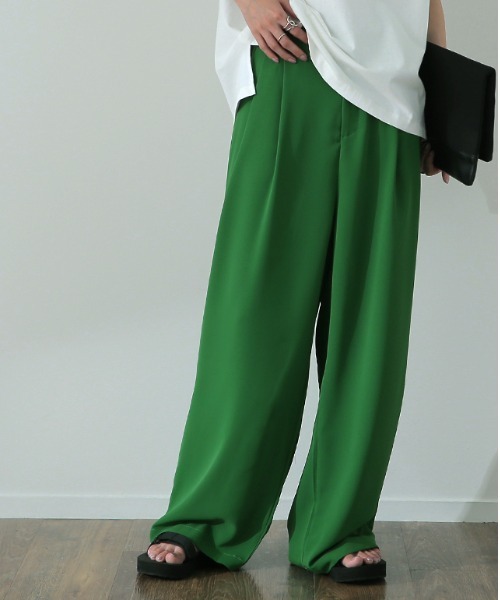 HUG.U（ハグユー）の「噂のカラーパンツ（スラックス・レディース・ターコイズブルー/セージグリーン/チェリーピンク/グリーン/ラベンダー/ブラック/ライトベージュ/ペールイエロー/ピンク系その他/イエロー系その他/ブラウン系その他/ベージュ系その他/ブラック系その他/グリーン系その他/ブルー系その他・レギュラー丈/トール丈）」の6枚目の写真