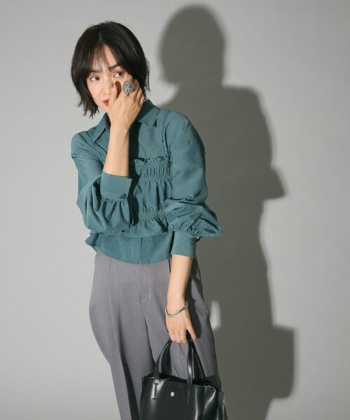 ELENCARE DUE（エレンカーレデュエ）の「・ELENCARE DUE ビスチェ付ショートシャツ（シャツ/ブラウス・レディース・グリーン/アイボリー/ブラック・FREE）」の17枚目の写真