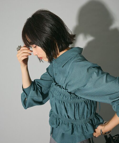 ELENCARE DUE（エレンカーレデュエ）の「・ELENCARE DUE ビスチェ付ショートシャツ（シャツ/ブラウス・レディース・グリーン/アイボリー/ブラック・FREE）」の19枚目の写真