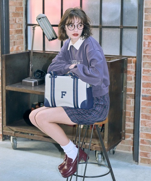 F i.n.t（フィント）の「ラインテープ使いボストンバッグ/fint（ボストンバッグ・レディース・グレー/ベージュ・FREE）」の3枚目の写真