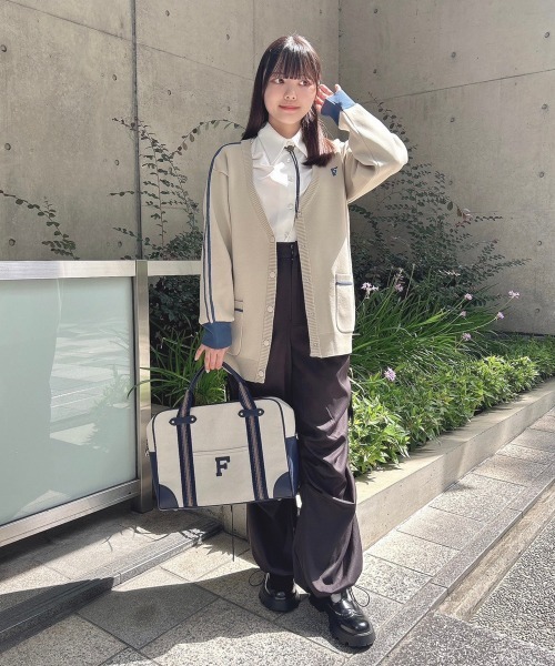 F i.n.t（フィント）の「ラインテープ使いボストンバッグ/fint（ボストンバッグ・レディース・グレー/ベージュ・FREE）」の21枚目の写真