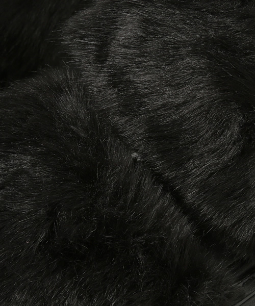 one after another NICE CLAUP（ワンアフターアナザーナイスクラップ）の「【ar12月号掲載 ナイスクラップ】ファー厚底サンダル②（サンダル・レディース・オフホワイト/ブラック・LARGE/MEDIUM/SMALL）」の10枚目の写真