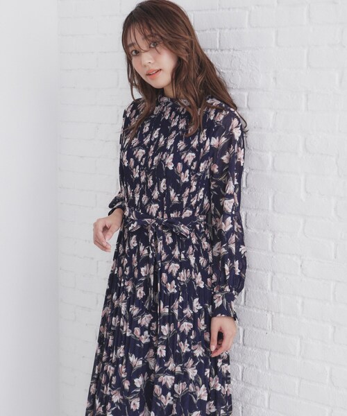 index（インデックス）の「◆2WAYリボン プリーツワンピース【洗濯機洗い可】（ワンピース・レディース・ネイビー系/チャコールグレー/ベージュ系その他4/ブラック系1・40/38/42/36）」の4枚目の写真