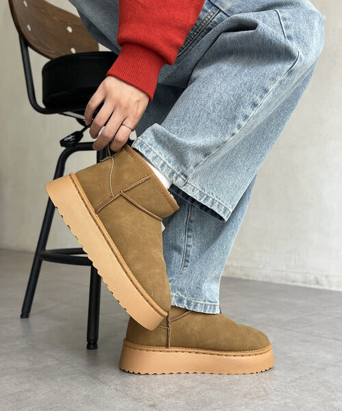 CPCM（シーピーシーエム）の「厚底ムートンブーツ（ブーツ・レディース・ブラック/キャメル・LARGE/SMALL/MEDIUM）」の2枚目の写真