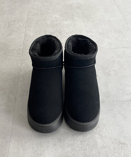 CPCM（シーピーシーエム）の「厚底ムートンブーツ（ブーツ・レディース・ブラック/キャメル・LARGE/SMALL/MEDIUM）」の4枚目の写真