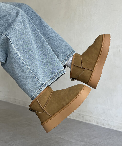 CPCM（シーピーシーエム）の「厚底ムートンブーツ（ブーツ・レディース・ブラック/キャメル・LARGE/SMALL/MEDIUM）」の9枚目の写真