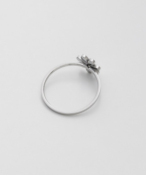 ciite' surgical stainless(シーテサージカルステンレス)の「【 金属アレルギー対応 】 デイジーリング サージカルステンレス(リング・レディース・ゴールド/シルバー・7号/13号/9号/11号/15号/4号)」の7枚目の写真