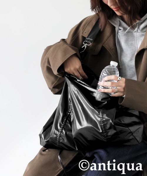 antiqua(アンティカ)の「キャンディーショルダーバッグ(ショルダーバッグ・レディース・ブラック/シルバー・ONESIZE)」の9枚目の写真