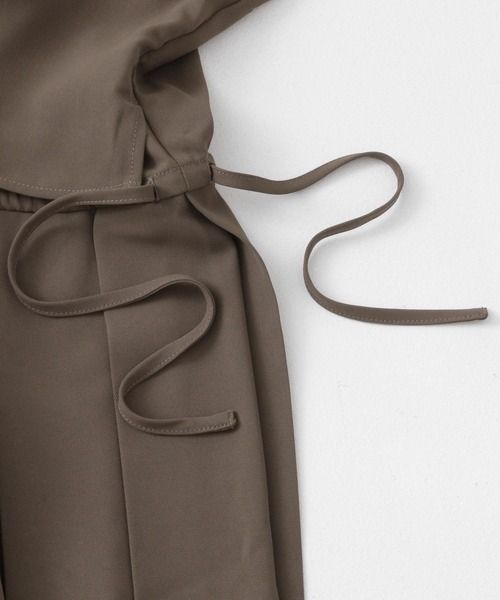 KBF(ケイビーエフ)の「レイヤードドロストプリーツワンピース(ワンピース・レディース・ベージュ/ブラック/カーキ・ONE)」の8枚目の写真