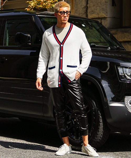 SOMEDIFF(サムディフ)の「【SOMEDIFF】トリコロールカーディガン メンズ ボタン付き カーデ ロング丈 秋服(カーディガン/ボレロ・メンズ・オフホワイト/ブラック・M/L/XL)」の6枚目の写真