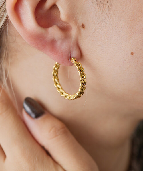 ear PAPILLONNER(イアパピヨネ)の「《金属アレルギー対応/ステンレス》キャッチレス仕様/ダブルチェーンフープピアス(ピアス(両耳用)・レディース・シルバー/ゴールド・FREE)」の10枚目の写真