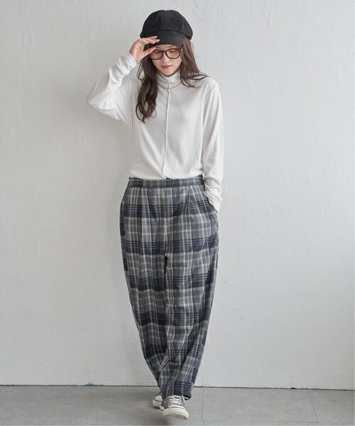 LBC(エルビーシー)の「クシュスリーブクシュネックロンT(Tシャツ/カットソー・レディース・ブラック/その他30/ネイビー/ホワイト/オリーブ・L/M)」の8枚目の写真