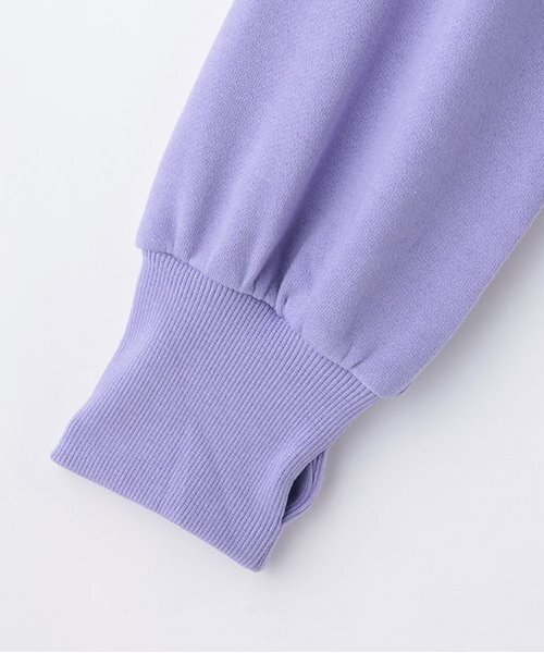 by LOVEiT（バイラビット）の「エンボスオングリッタープルオーバー（スウェット・キッズ・オフホワイト/ブラック/ラベンダー・120cm/130cm/140cm/150cm/160cm）」の8枚目の写真