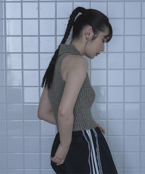 miette(ミエット)の「襟付きノースリニット深Uネックニットセット(ニット/セーター・レディース・グレー/ブラック・FREE)」の13枚目の写真