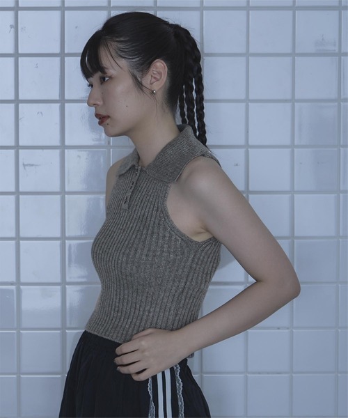 miette(ミエット)の「襟付きノースリニット深Uネックニットセット(ニット/セーター・レディース・グレー/ブラック・FREE)」の11枚目の写真