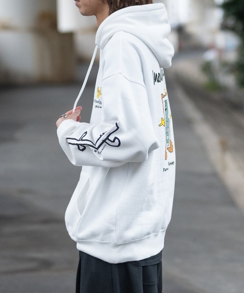 Mark Gonzales(マーク・ゴンザレス)の「【ba】JOHN'S CLOSET別注 〔MARK GONZALES ARTWORK COLLECTION / マーク ゴンザレス〕アソートアート プリント ビッグシルエット パーカー(パーカー・メンズ・ホワイト系1/ホワイト系2/ブラック系1/ブラック系2/ライトグレー系1/ライトグレー系2・MEDIUM/LARGE)」の14枚目の写真