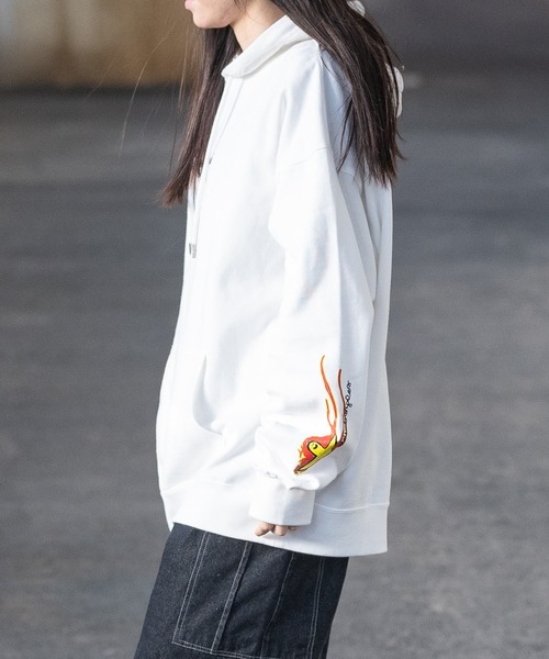 Mark Gonzales(マーク・ゴンザレス)の「【ba】JOHN'S CLOSET別注 〔MARK GONZALES ARTWORK COLLECTION / マーク ゴンザレス〕アソートアート プリント ビッグシルエット パーカー(パーカー・メンズ・ホワイト系1/ホワイト系2/ブラック系1/ブラック系2/ライトグレー系1/ライトグレー系2・MEDIUM/LARGE)」の8枚目の写真