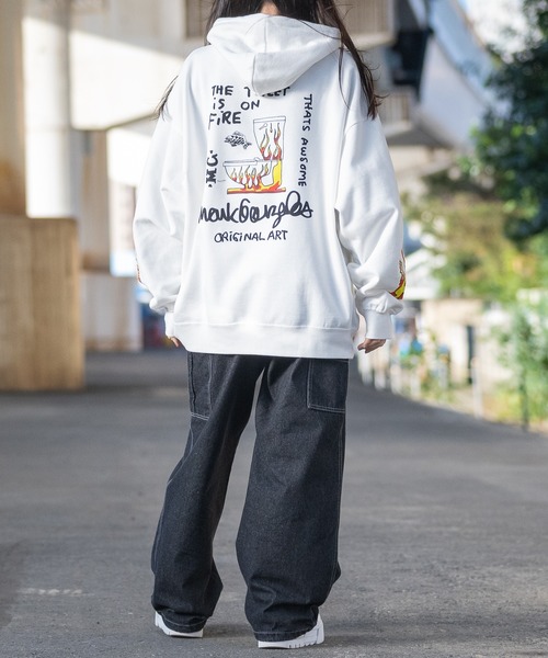 Mark Gonzales(マーク・ゴンザレス)の「【ba】JOHN'S CLOSET別注 〔MARK GONZALES ARTWORK COLLECTION / マーク ゴンザレス〕アソートアート プリント ビッグシルエット パーカー(パーカー・メンズ・ホワイト系1/ホワイト系2/ブラック系1/ブラック系2/ライトグレー系1/ライトグレー系2・MEDIUM/LARGE)」の12枚目の写真