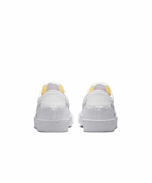 NIKE(ナイキ)の「ナイキ ブレーザー LOW '77 ウィメンズシューズ / Nike Blazer Low '77 Women's Shoe DC4769-101 White(スニーカー・レディース・ホワイト・22/22.5/23/23.5/24/24.5/25/25.5/26/26.5/27/27.5/28/28.5/29)」の7枚目の写真