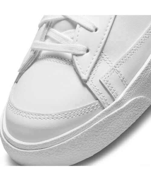NIKE(ナイキ)の「ナイキ ブレーザー LOW '77 ウィメンズシューズ / Nike Blazer Low '77 Women's Shoe DC4769-101 White(スニーカー・レディース・ホワイト・22/22.5/23/23.5/24/24.5/25/25.5/26/26.5/27/27.5/28/28.5/29)」の9枚目の写真