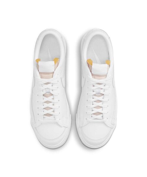 NIKE(ナイキ)の「ナイキ ブレーザー LOW '77 ウィメンズシューズ / Nike Blazer Low '77 Women's Shoe DC4769-101 White(スニーカー・レディース・ホワイト・22/22.5/23/23.5/24/24.5/25/25.5/26/26.5/27/27.5/28/28.5/29)」の6枚目の写真
