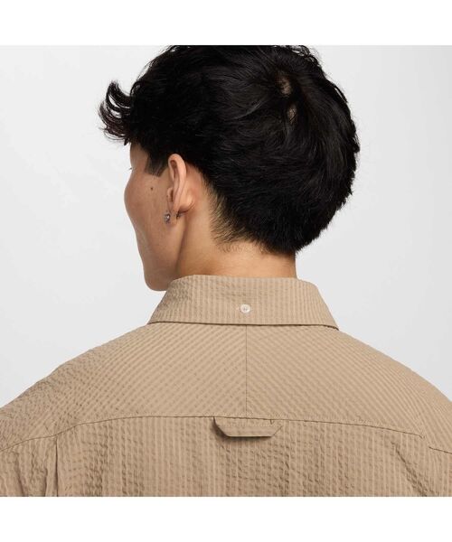 NIKE(ナイキ)の「ナイキ ライフ メンズ ショートスリーブ シアサッカー ボタンダウン シャツ / Nike Life Men's Short-Sleeve Seersucker Button-Down Shirt FN3223-247 Khaki(シャツ/ブラウス・メンズ・カーキ・S/M/L/2XL/XL/XS)」の20枚目の写真