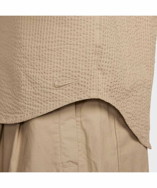 NIKE(ナイキ)の「ナイキ ライフ メンズ ショートスリーブ シアサッカー ボタンダウン シャツ / Nike Life Men's Short-Sleeve Seersucker Button-Down Shirt FN3223-247 Khaki(シャツ/ブラウス・メンズ・カーキ・S/M/L/2XL/XL/XS)」の21枚目の写真