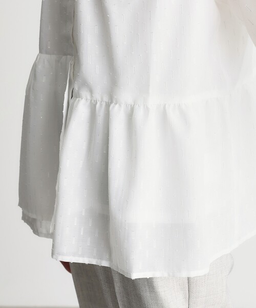 THE SHOP TK (ザ ショップ ティーケー )の「◆【ONOFF活躍/セレモニー/通勤】カットジャカードペプラムブラウス/洗える(シャツ/ブラウス・レディース・オフホワイト/ブラック/ネイビー・12/13)」の18枚目の写真