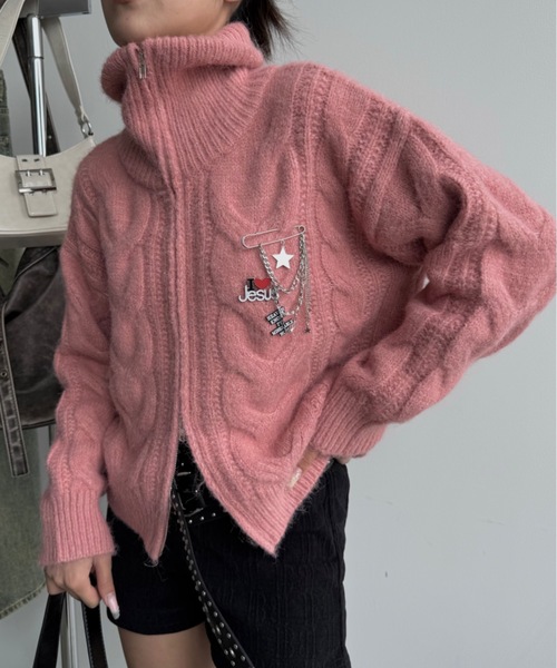 SHAGGIE（シャギー）の「ダブルジップケーブル編みニット（ニット/セーター・レディース・ベージュ/ピンク/グレー・FREE）」の3枚目の写真