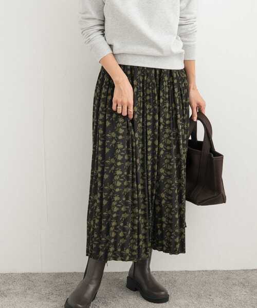 URBAN RESEARCH DOORS(アーバンリサーチドアーズ)の「フラワープリントプリーツスカート(スカート・レディース・チャコールグレー/グリーン・MEDIUM)」の19枚目の写真