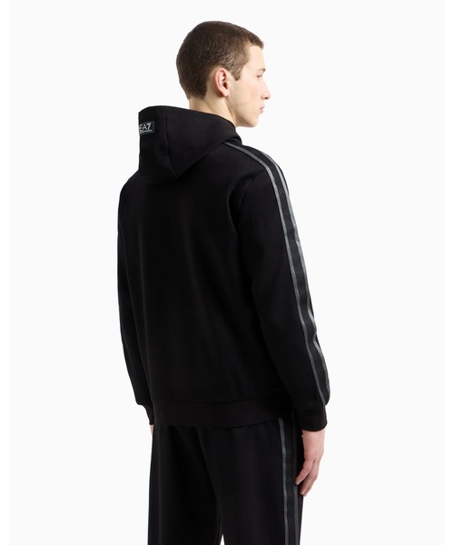 EMPORIO ARMANI EA7（エンポリオアルマーニイーエーセブン）の「【エンポリオ アルマーニ EA7】Logo Series フード付きスウェットシャツ コットンジャージー（スウェット・メンズ・キナリ/ブラック/サンドグレー・SMALL/LARGE/MEDIUM/X-LARGE/X-SMALL）」の3枚目の写真