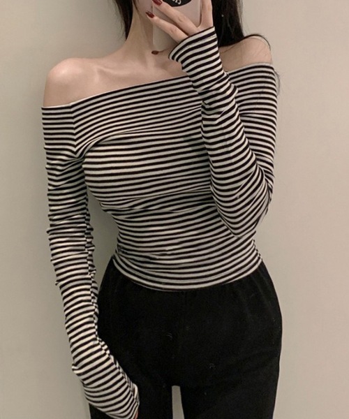Lace Ladies(レースレディース)の「オフショルダー ボーダー 長袖 カットソー Tシャツ(Tシャツ/カットソー・レディース・グレー/ブラック・FREE)」の2枚目の写真
