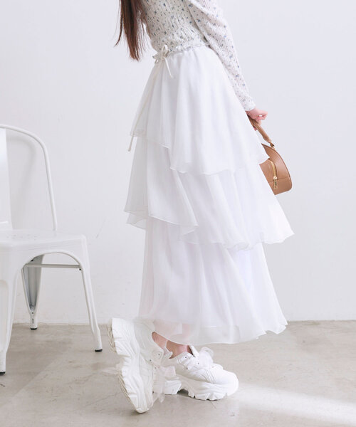 OLIVE des OLIVE(オリーブデオリーブ)の「ランダムロングティアードスカート(スカート・レディース・チャコールグレー/オフホワイト/アイボリー・FREE)」の8枚目の写真