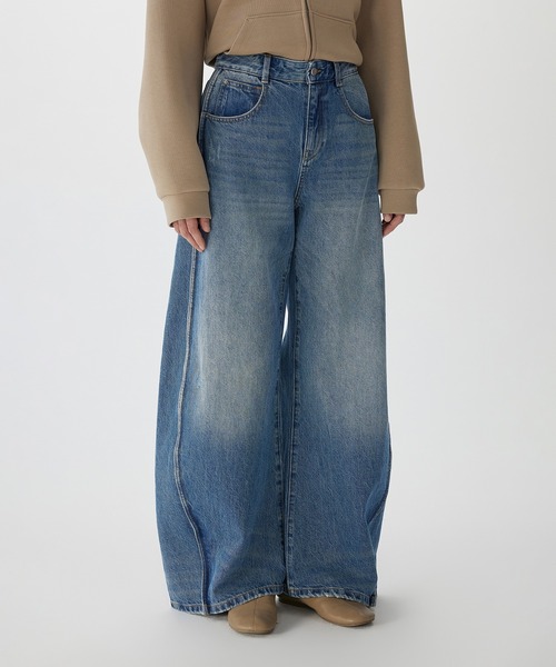 JNBY（ジェーエヌビーワイ）の「Sophisticated Curved-leg Jeans / カーブデニムパンツ（デニムパンツ・レディース・ブラック/インディゴブルー/ブルー・36/38/34）」の13枚目の写真