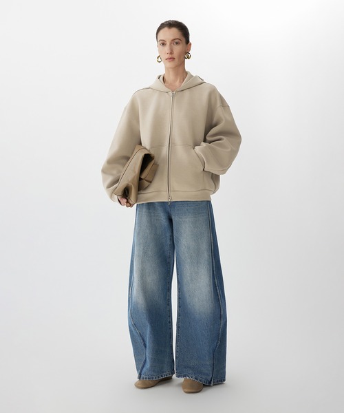 JNBY（ジェーエヌビーワイ）の「Sophisticated Curved-leg Jeans / カーブデニムパンツ（デニムパンツ・レディース・ブラック/インディゴブルー/ブルー・36/38/34）」の15枚目の写真