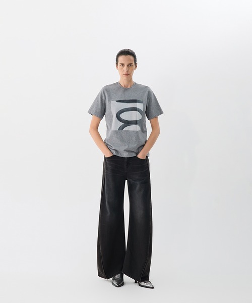 JNBY（ジェーエヌビーワイ）の「Sophisticated Curved-leg Jeans / カーブデニムパンツ（デニムパンツ・レディース・ブラック/インディゴブルー/ブルー・36/38/34）」の7枚目の写真