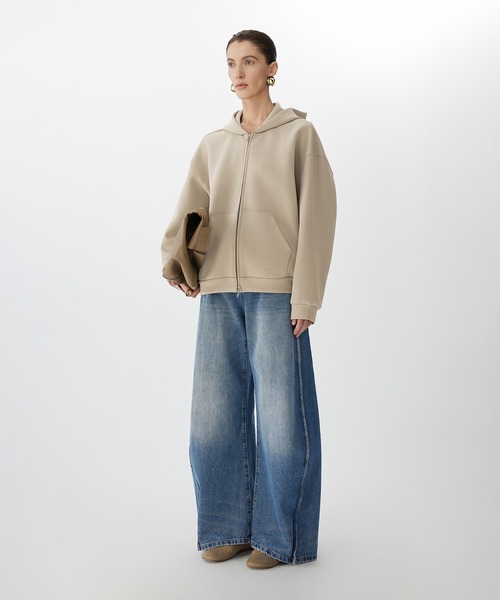 JNBY（ジェーエヌビーワイ）の「Sophisticated Curved-leg Jeans / カーブデニムパンツ（デニムパンツ・レディース・ブラック/インディゴブルー/ブルー・36/38/34）」の16枚目の写真