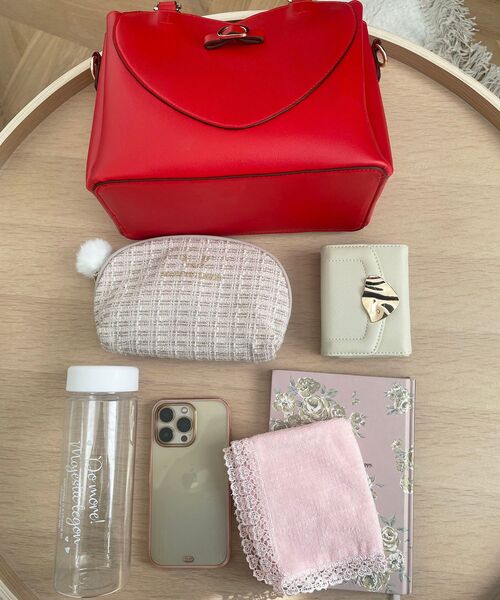 MAJESTIC LEGON（マジェスティックレゴン）の「ハートリボンショルダーバッグ（ショルダーバッグ・レディース・ブラック/レッド/グレイッシュベージュ・FREE）」の16枚目の写真