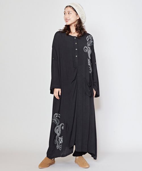 チャイハネ（チャイハネ）の「【チャイハネ】メンヘンディ刺繍ワンピース（ワンピース・レディース・ベージュ/ホワイト/ブラック・FREE）」の6枚目の写真