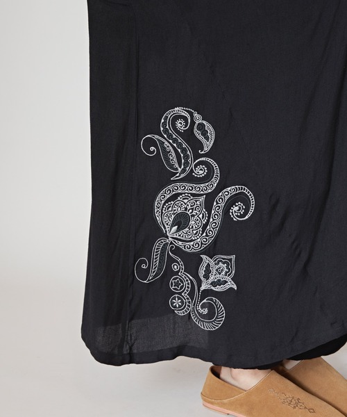 チャイハネ（チャイハネ）の「【チャイハネ】メンヘンディ刺繍ワンピース（ワンピース・レディース・ベージュ/ホワイト/ブラック・FREE）」の14枚目の写真