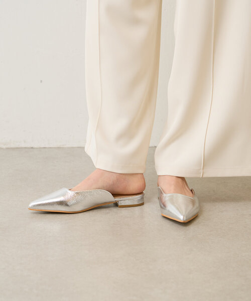 Jena espace merveilleux（ジェナ　エスパスメルヴェイユ）の「ポインテッドオープンパンプス（パンプス・レディース・アイボリー/シルバー・LARGE/MEDIUM）」の6枚目の写真