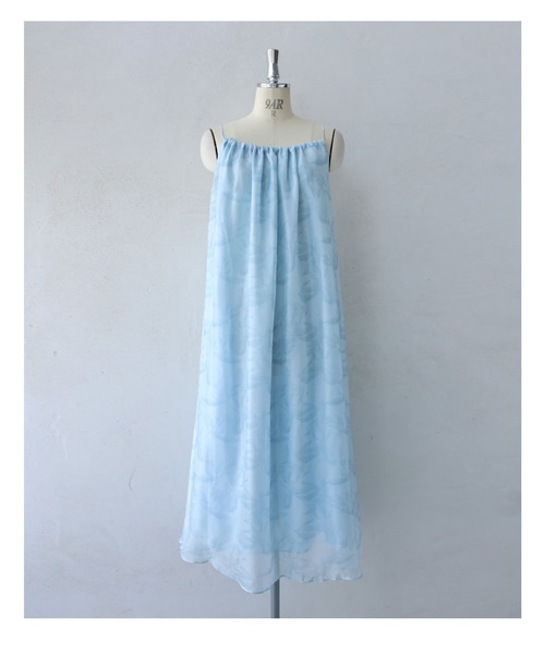 水面に揺れるリーフ柄のシフォンロングワンピース（ワンピース