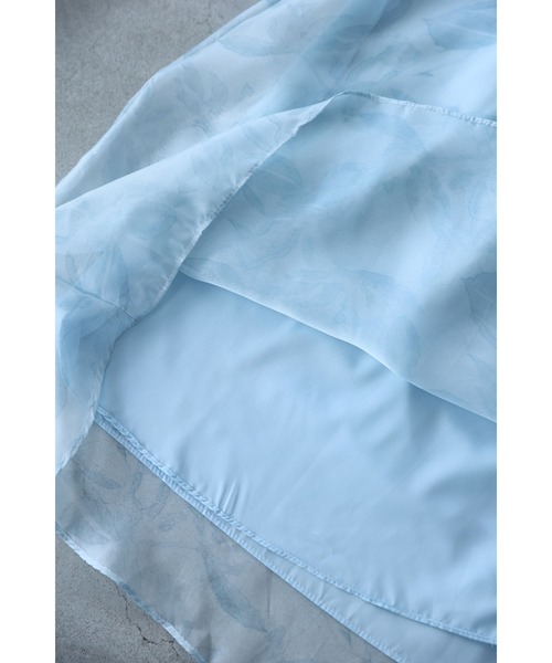 水面に揺れるリーフ柄のシフォンロングワンピース（ワンピース