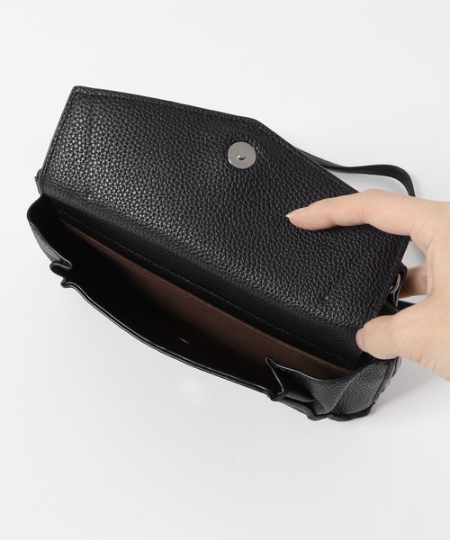 URBAN RESEARCH ROSSO WOMEN(アーバンリサーチ ロッソ)の「スリムショルダーバッグ(ショルダーバッグ・レディース・ブラック/ベージュ系その他/シルバー・-)」の11枚目の写真