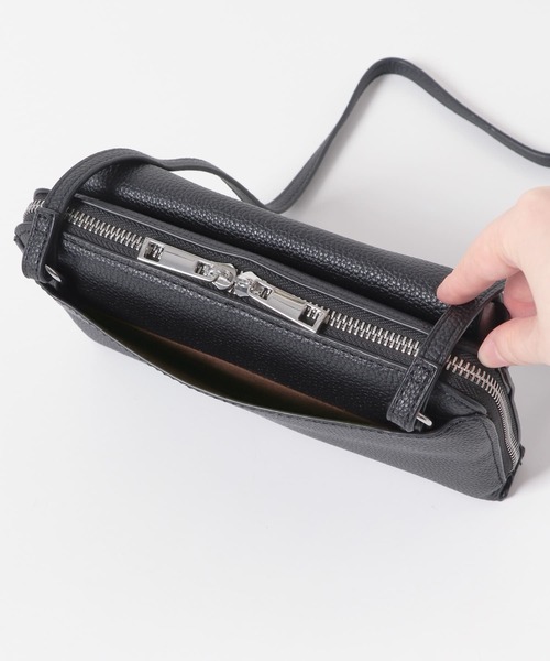 URBAN RESEARCH ROSSO WOMEN(アーバンリサーチ ロッソ)の「スリムショルダーバッグ(ショルダーバッグ・レディース・ブラック/ベージュ系その他/シルバー・-)」の13枚目の写真