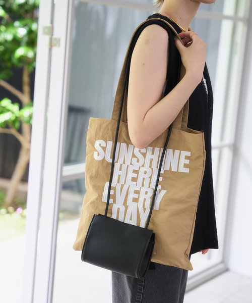 LE TALON（ルタロン）の「LE TALON petite bag（ショルダーバッグ・レディース・ブラック/シルバー/ベージュ・FREE）」の2枚目の写真