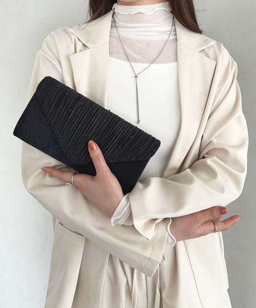 MYMOOD.(マイムード)の「ラインストーンプリーツ2WAYパーティーバッグ 結婚式パーティーお呼ばれオケージョン(クラッチバッグ・レディース・ブラック/シルバー/ベージュ・FREE)」の17枚目の写真