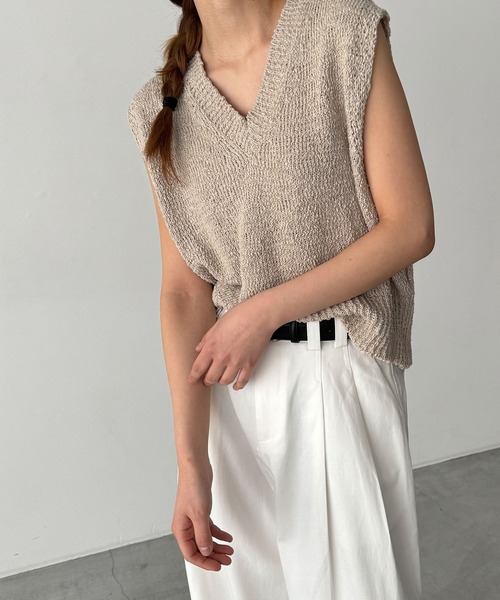 CANAL JEAN（キャナルジーン）の「El mar　Vネックニットベスト（ベスト・レディース・ベージュ/ホワイト/ブラック・ONE SIZE）」の10枚目の写真