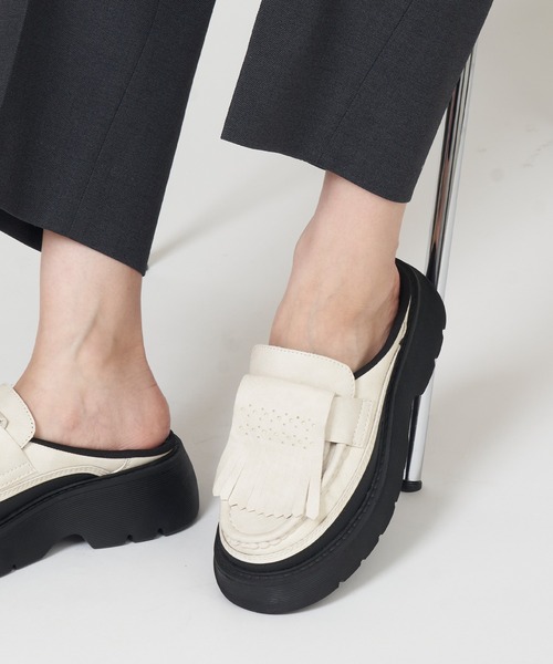 SHAKA(シャカ)の「SHAKA キルト ローファー ミュール チャンキー KILT LOAFER MULE CHUNKY 2WAY(ローファー・レディース・ブラック/キナリ・23/24/25/26)」の13枚目の写真
